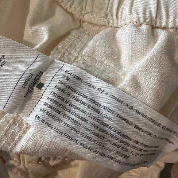 Abercrombie & Fitch Cream Twill Paper Bag Cuffed Pull on Shorts M - Picture 9 of 11